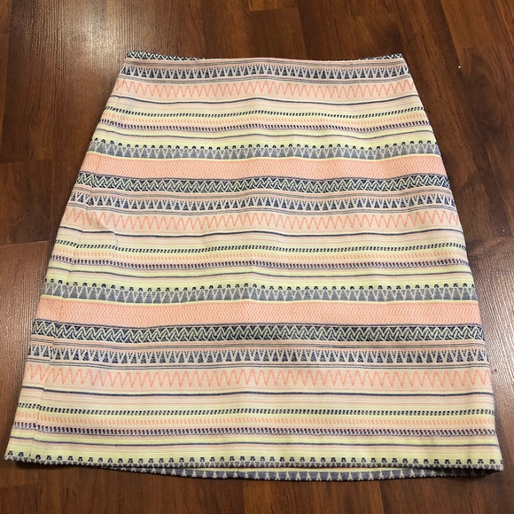 LOFT Dresses & Skirts - NWT Ann Taylor LOFT Mini Skirt - 00